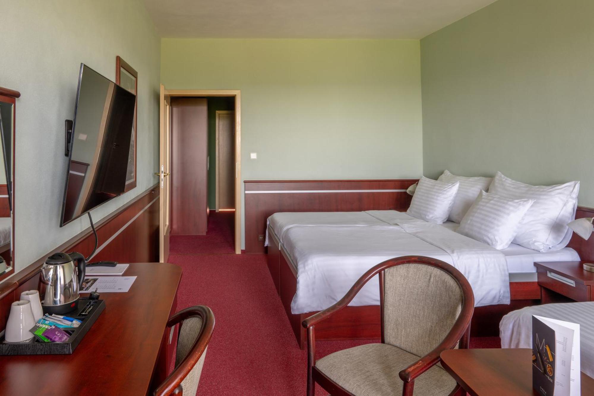 Orea Resort Panorama Moravsky Kras Blansko Exterior photo
