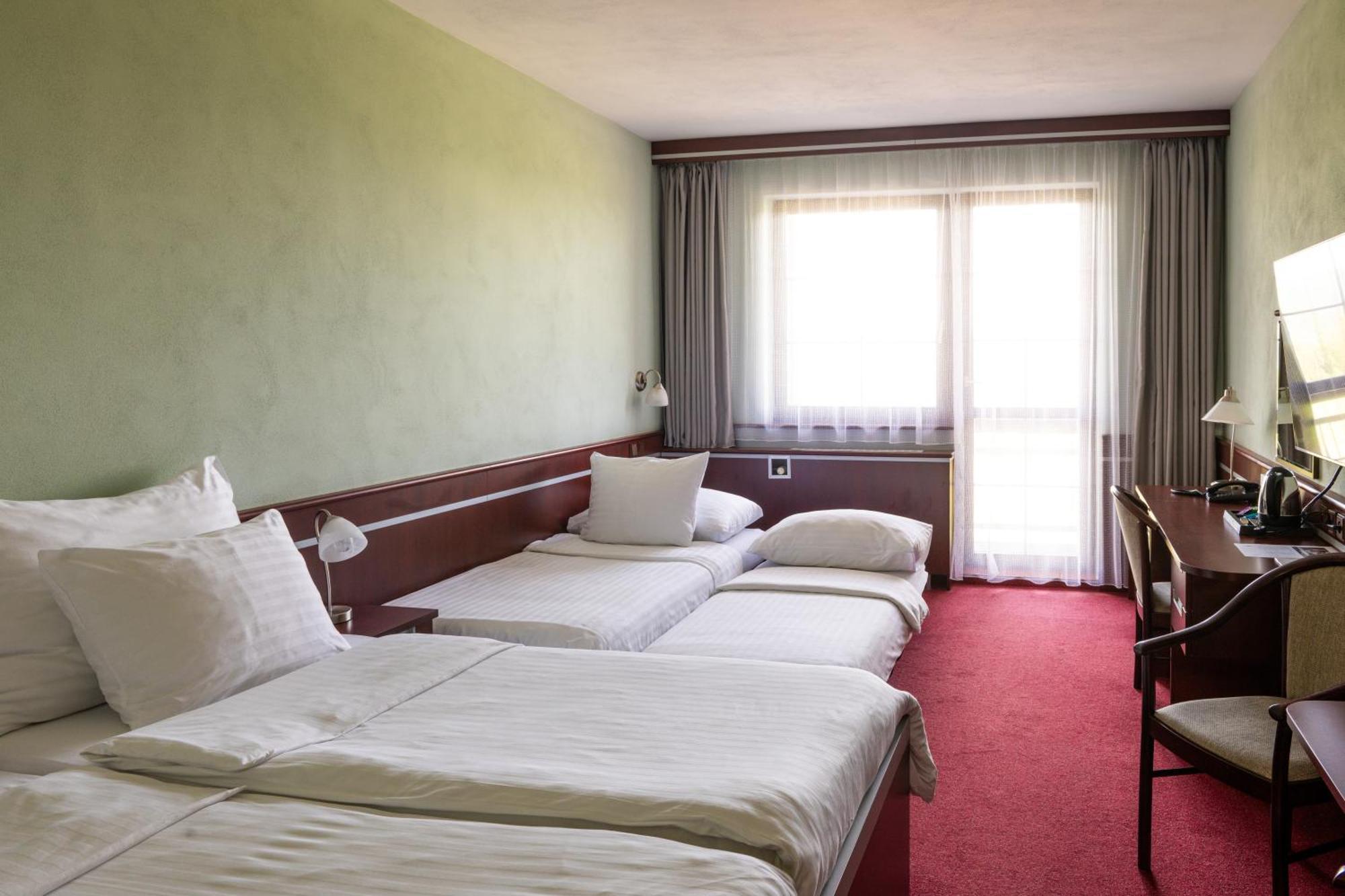 Orea Resort Panorama Moravsky Kras Blansko Exterior photo
